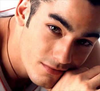 aron diaz lookalike