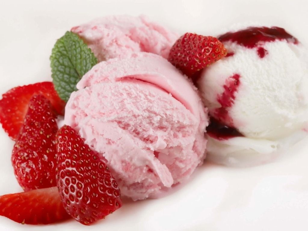 Ice-Cream-And-Strawberries-hd_zps5v0lbgd