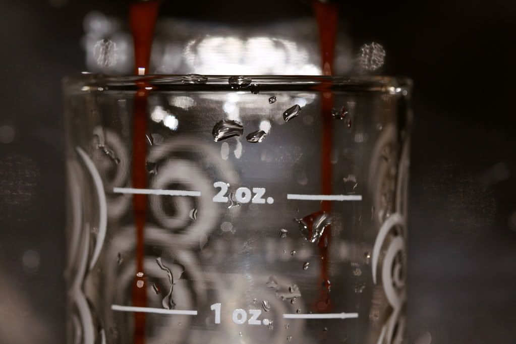 IMAGE: http://i304.photobucket.com/albums/nn170/canonXSi/macro_random/IMG_1814.jpg