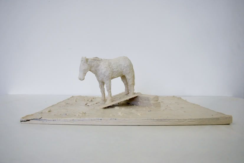 Sculpture de cheval qui fait le con en plâtre art contemporain pierre guilhem, Sculpture de cheval qui fait le con en plÃ¢tre art contemporain pierre guilhem
