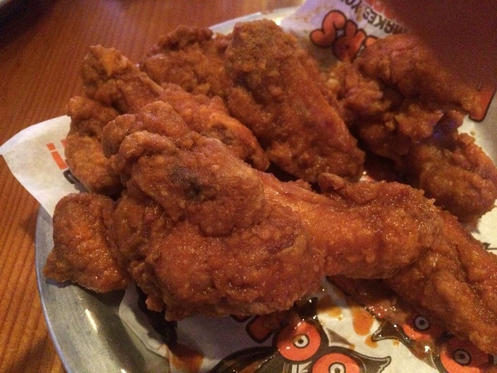 Hooters_zpsv1zo4evr.jpg