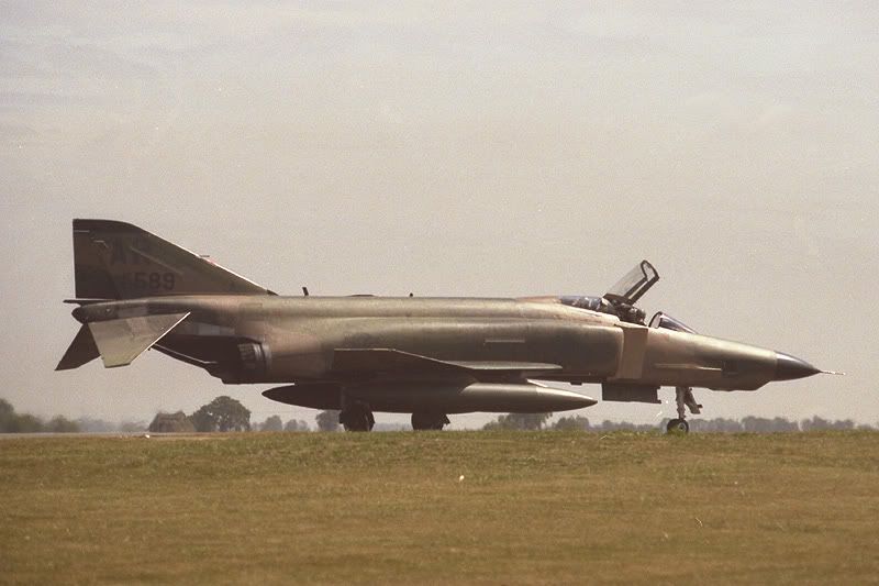 Lite smått och gott kvar, men nu ser man hela draken! Re: Alconbury USAF Air Tattoo 1984