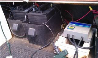 7charger2batteries.jpg