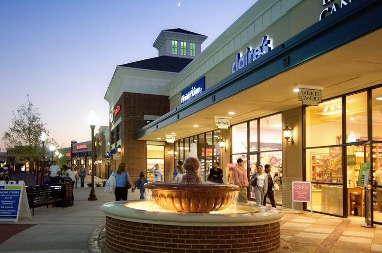 Southaven Towne Center in Southaven, MI and Richmond Square Mall in ...