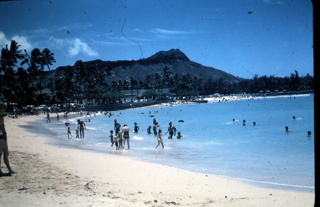 Waikiki Beach 1958 - Kadachrome