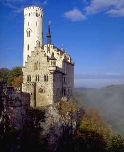 Castelo Lichtenstein, constru&iacute;do originalmente no s&eacute;culo XII e reconstru&iacute;do no XIX. Os castelos s&atilde;o um dos &iacute;cones da Idade M&eacute;dia no imagin&aacute;rio das pessoas Pictures, Images and Photos