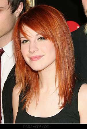 hayley williams hairstyle with bangs. cool haircut hayley williams