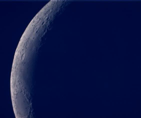 Moon2010-04-171a.jpg