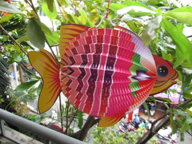 Lồng đèn giấy cho Tết Trung thu thêm ý nghĩa.