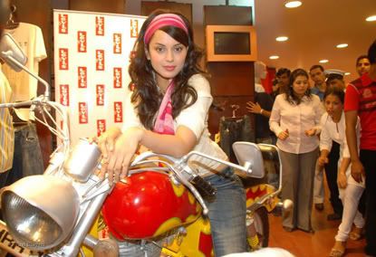 Kangana Ranaut Denim 3