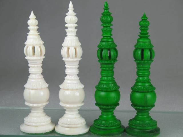   Antique Design Camel Bone Tower Chess Set GREEN   